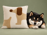 Coussin Sable — 45 × 45 cm avec Seiji — détail studio
